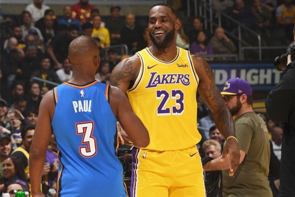  詹姆斯狂砍三双助湖人力克劲敌豪取五连胜