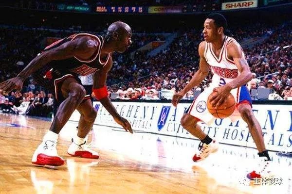  欧文华丽运球戏耍防线独行侠客场击败热火