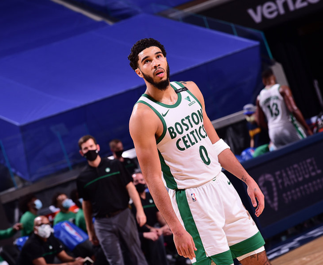  哈利伯顿助攻创赛季新高，国王全民皆兵大胜开拓者