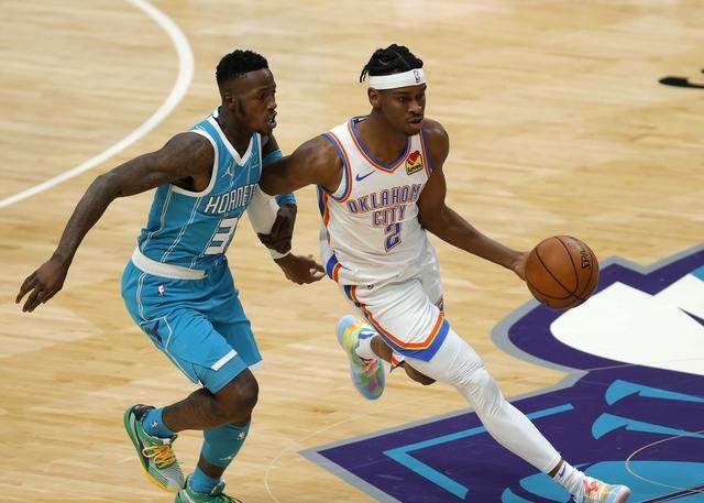  亚历山大高效轰40分，雷霆青年军掀翻卫冕冠军勇士  